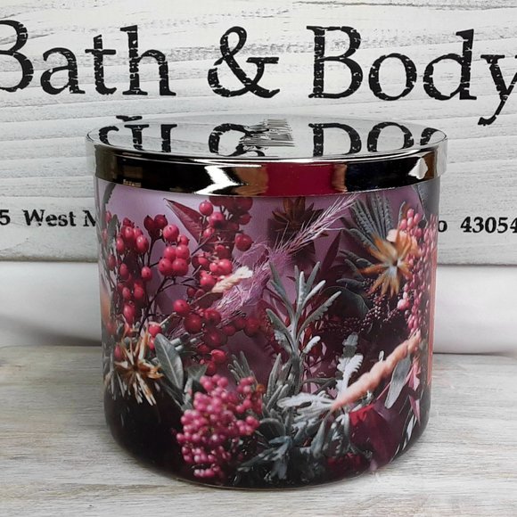 BATH & BODY WORKS 'FROSTED CRANBERRY' 'WHITE BARN 3~WICK CANDLE DECORATIVE WRAP - Picture 3 of 9